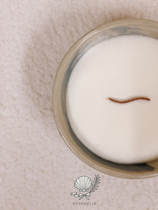 Candela in Ceramica Artigianale al Tornio – Blu e Sabbia